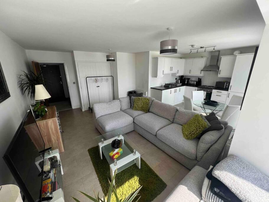 City Centre 2 Bed Apartment Честър Екстериор снимка